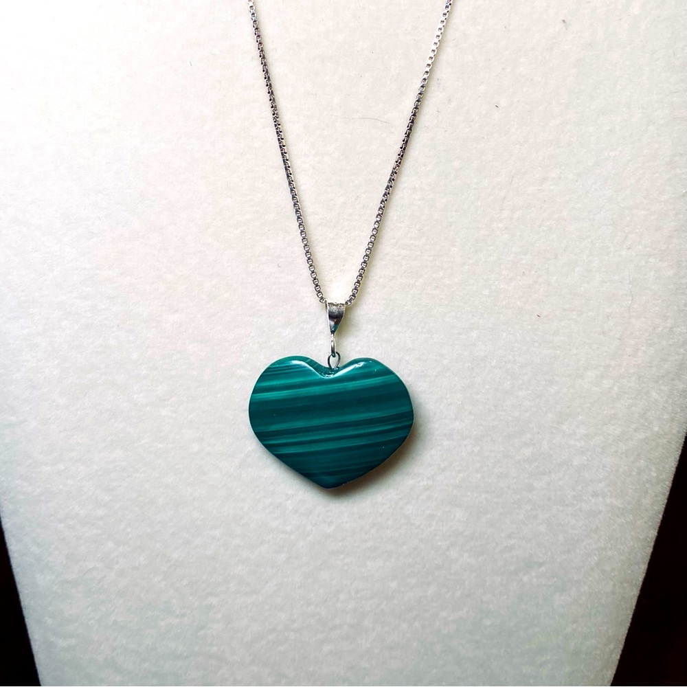 Malachite Heart Pendant on sterling silver box chain 26” long 13”drop